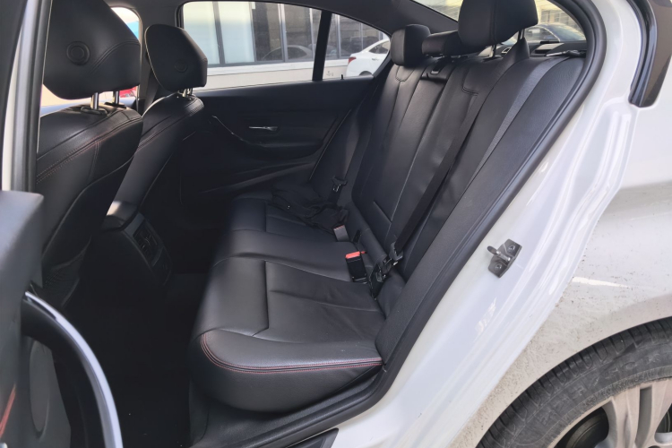 宝马3系(进口) 2013款 改款 328i运动设计套装中控内饰7004