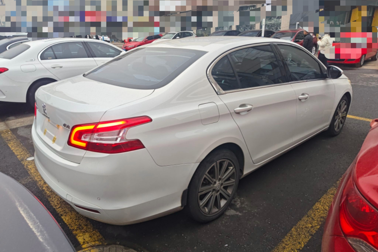 标致408 2014款 1.8L 自动豪华版车身外观7