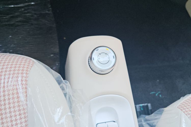 五菱汽车 宏光MINIEV 2024款 第三代 215km 青春版中控内饰18