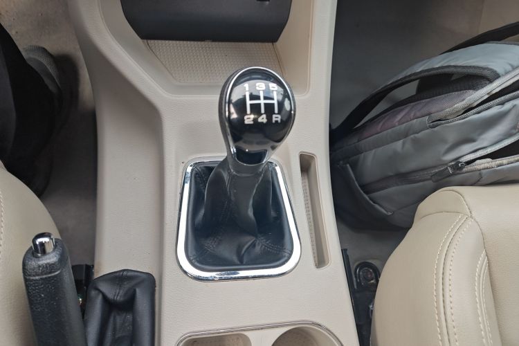 东风风行 菱智 2020款 M5L 1.6L 豪华型 7座中控内饰18