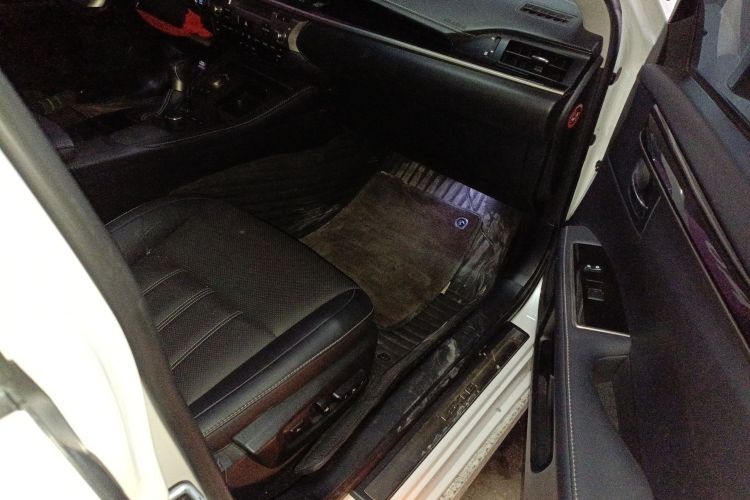 雷克萨斯ES 2015款 200 精英版局部细节9005