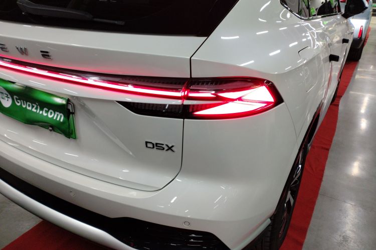 荣威D5X DMH 2024款 135科技版车身外观9