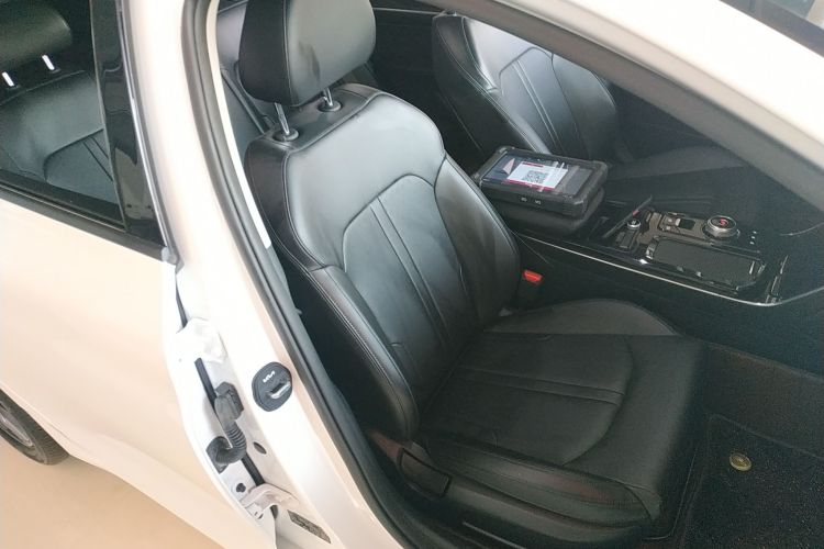 起亚K5 2021款 270T CVVD 时尚版局部细节41