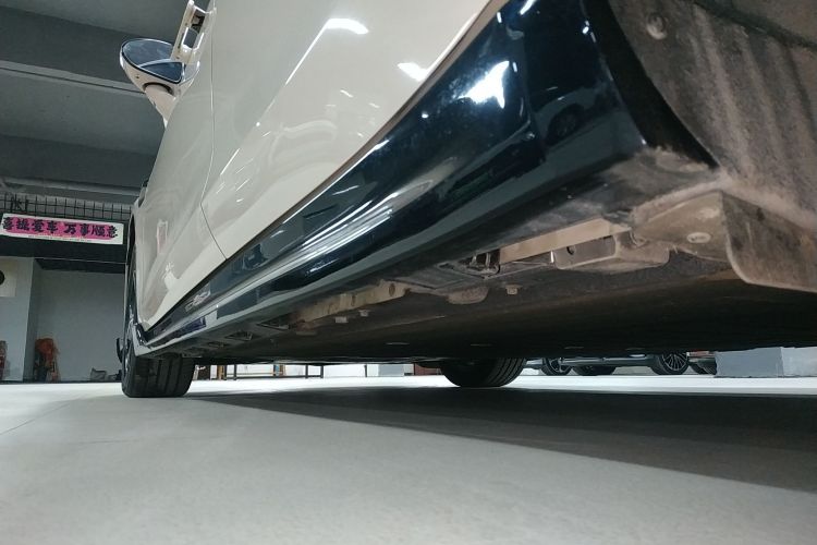 鸿蒙智行 智界S7 2025款 705km Pro局部细节9002