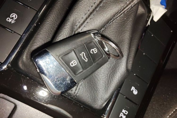 大众 帕萨特 2024款 380TSI 豪华版中控内饰11