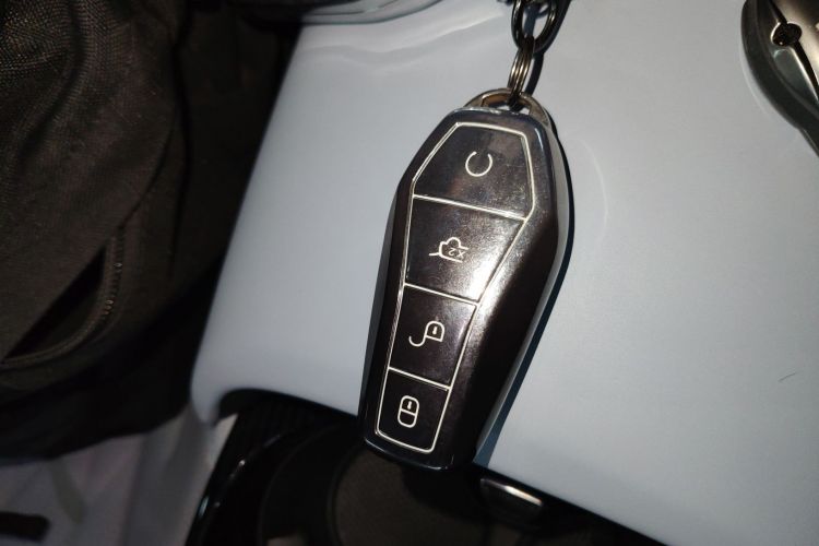 比亚迪 海豹 2022款 650km 四驱性能版中控内饰11