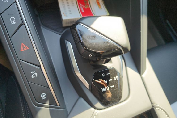 领克06 2023款 Remix 1.5T 劲Pro中控内饰18