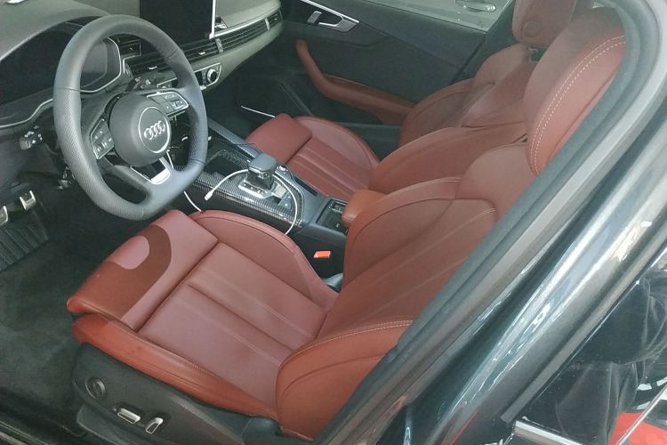 奥迪A4L 2024款 40 TFSI 豪华动感型(星夜版)局部细节19