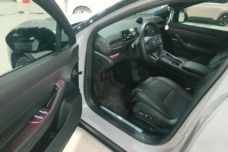 蔚来ES6 2023款 75kWh中控内饰7003