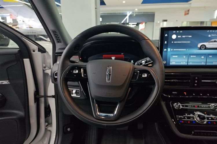 林肯 冒险家 2022款 2.0T 两驱尊雅版中控内饰13