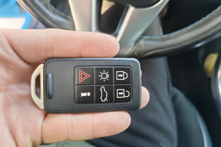 沃尔沃V60 2017款 2.0T Polestar中控内饰11