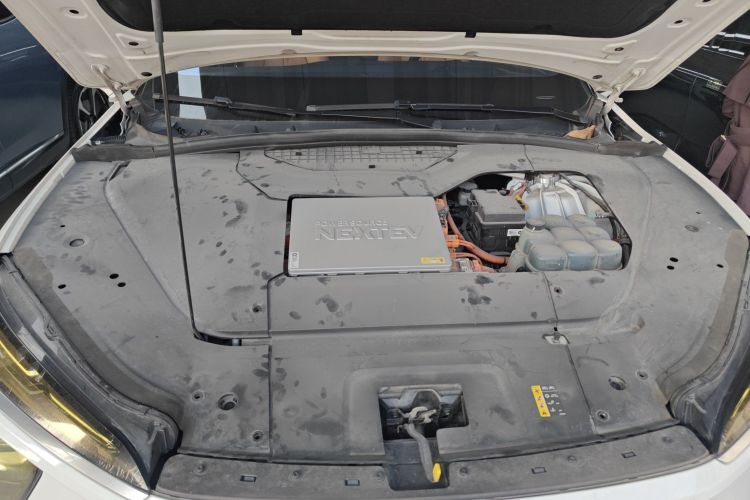 蔚来ES6 2020款 430KM 性能版机舱底盘24