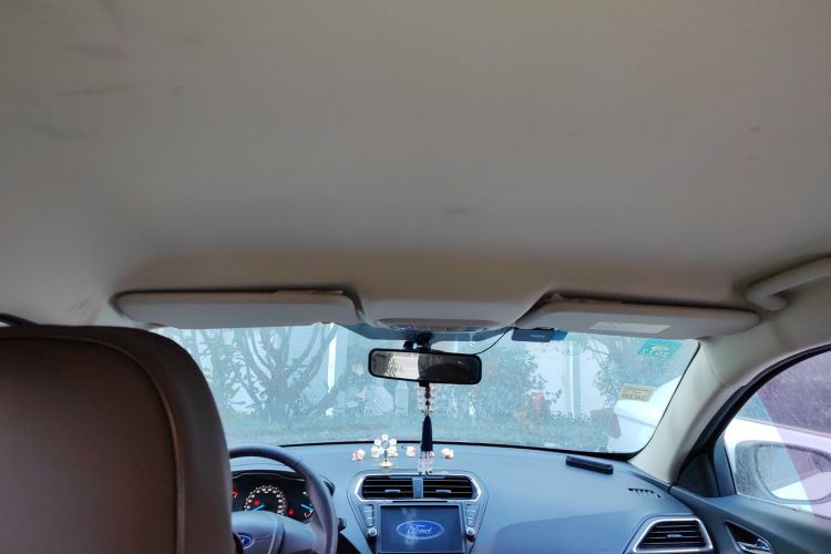 福特 福睿斯 2015款 1.5L 手动舒适型局部细节22