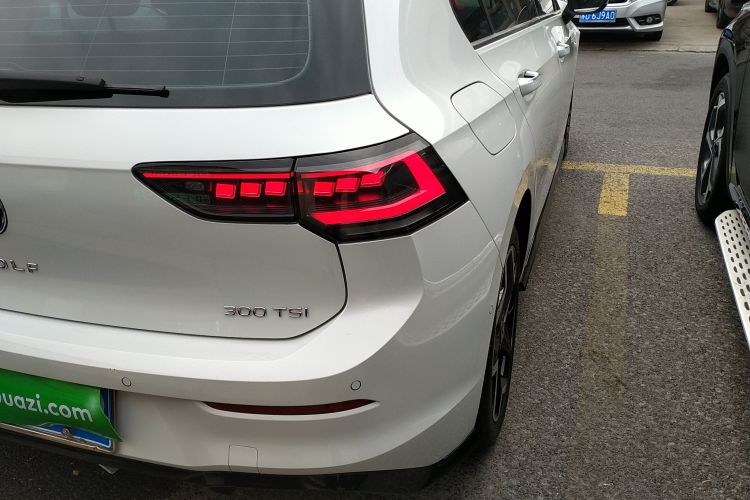 大众 高尔夫 2025款 改款 300TSI R-Line车身外观9