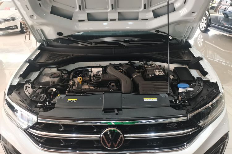 大众 T-ROC探歌 2025款 改款二 300TSI DSG两驱星光版机舱底盘24