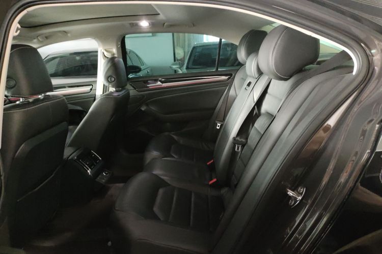 大众 辉昂 2018款 改款 380TSI 两驱商务版中控内饰21