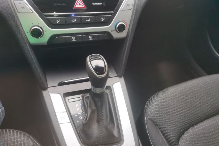 现代 领动 2016款 1.6L 自动智炫·精英型中控内饰18