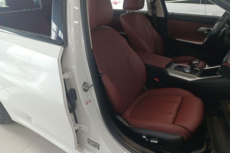 宝马3系 2022款 325Li M运动曜夜套装局部细节41