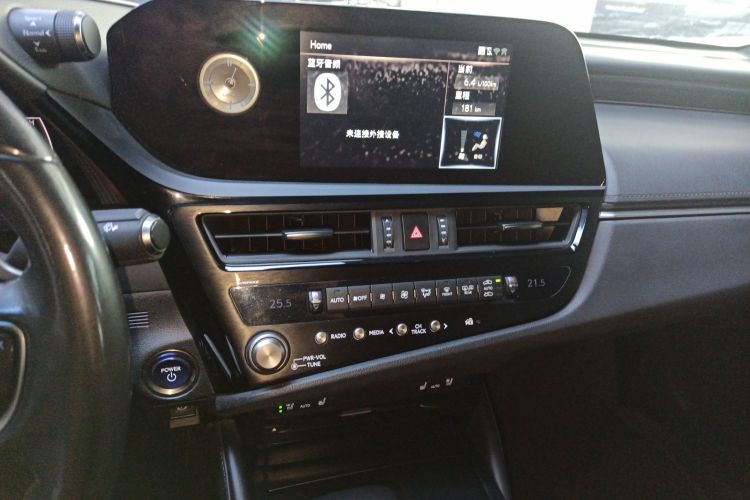 雷克萨斯ES 2021款 300h 臻享版中控内饰16