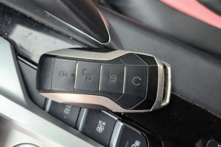 比亚迪 宋Pro 2019款 1.5T 自动豪华型中控内饰11