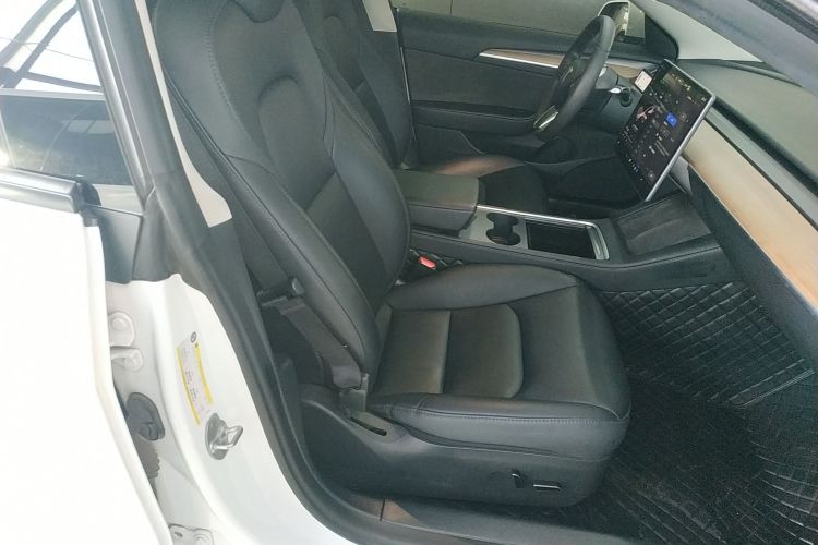 特斯拉 Model 3 2022款 后轮驱动版局部细节41