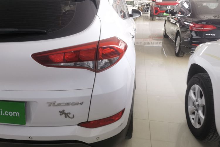 现代 途胜 2015款 1.6T 双离合两驱智能型车身外观9