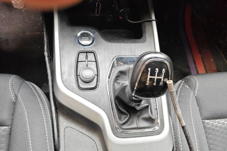 奇瑞 瑞虎5x 2019款 HERO 1.5L 手动时尚版中控内饰18