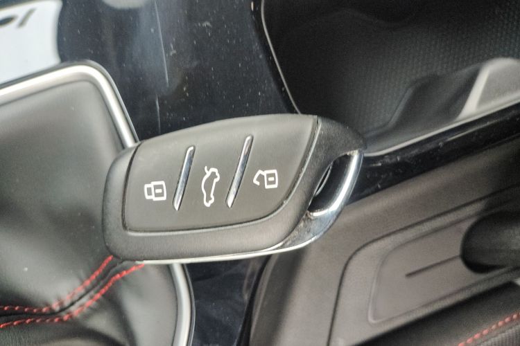 名爵 MG5 2023款 180DVVT 手动风尚版中控内饰11