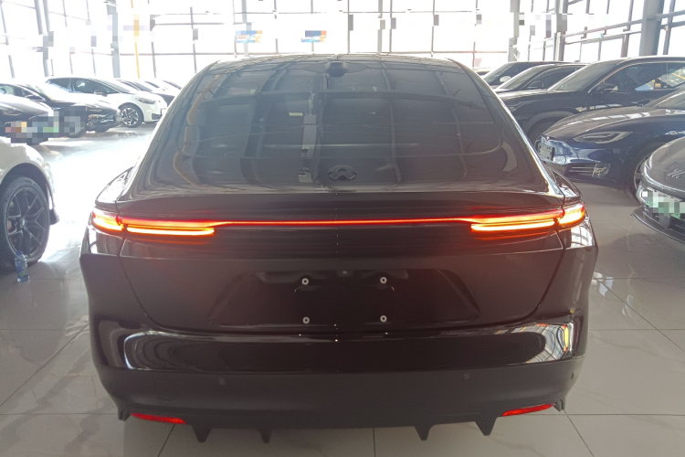 蔚来ET5 2022款 75kWh车身外观6