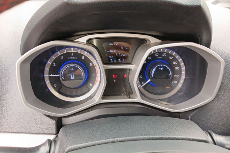 江汽集团 瑞风S3 2016款 1.5L 手动豪华智能型中控内饰14