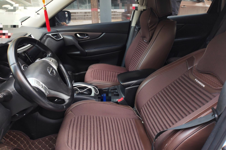 日产 奇骏 2014款 2.0L CVT智领版 2WD局部细节19