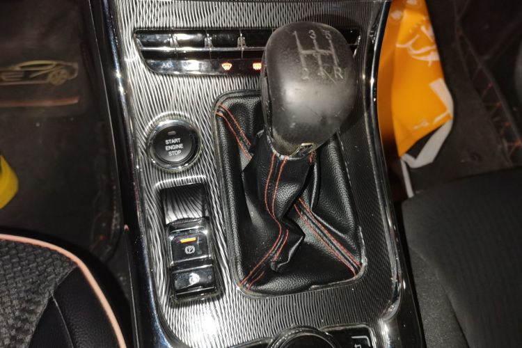 猎豹汽车 猎豹CS9 2017款 1.5L 手动风尚型中控内饰18