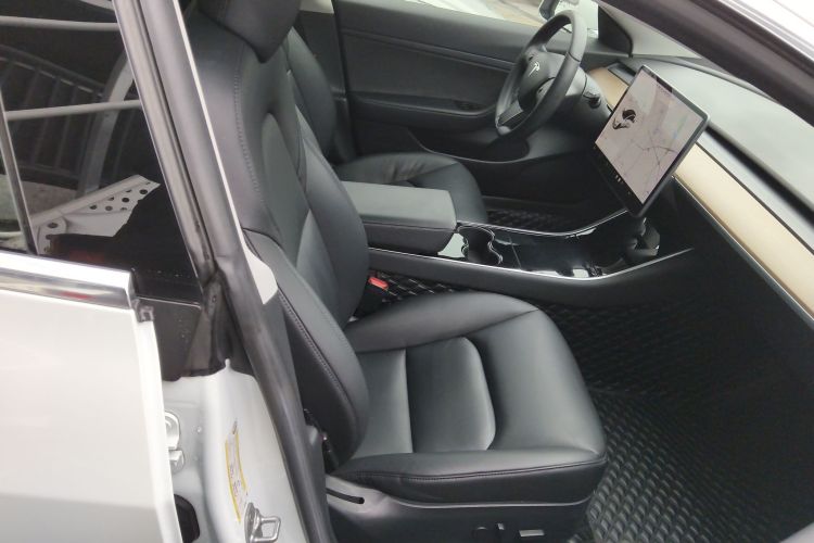 特斯拉 Model 3 2020款 标准续航后驱升级版局部细节41