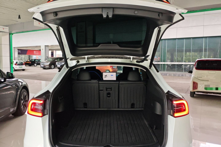 特斯拉 Model Y 2023款 后轮驱动版局部细节23