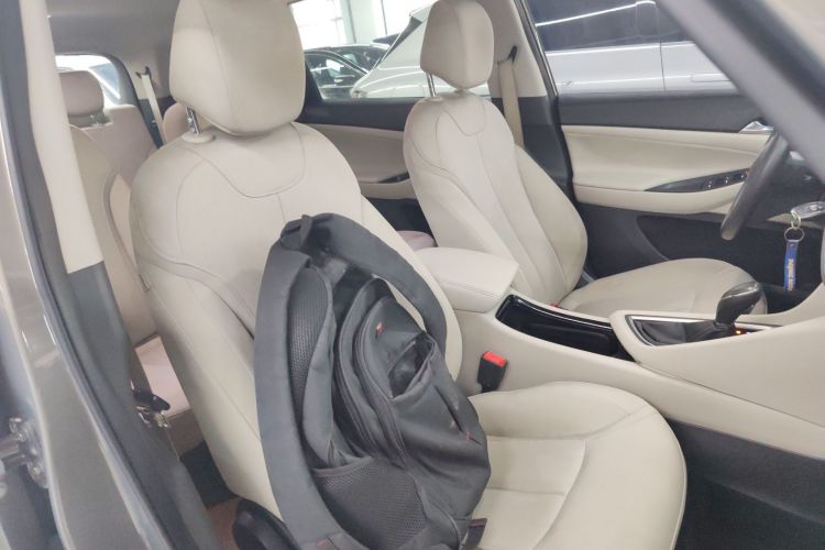 别克GL6 2019款 18T 6座精英型 国VI局部细节41