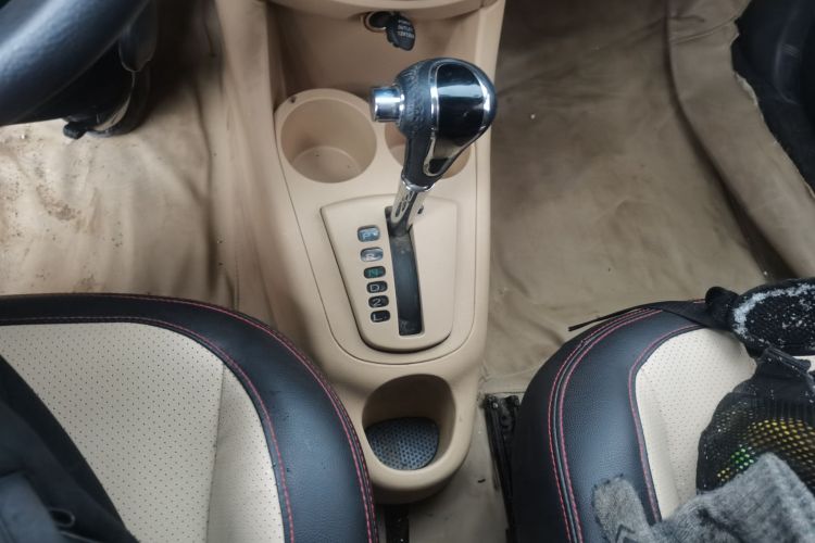 吉利汽车 熊猫经典 2014款 CROSS 1.5L 自动精英型中控内饰18