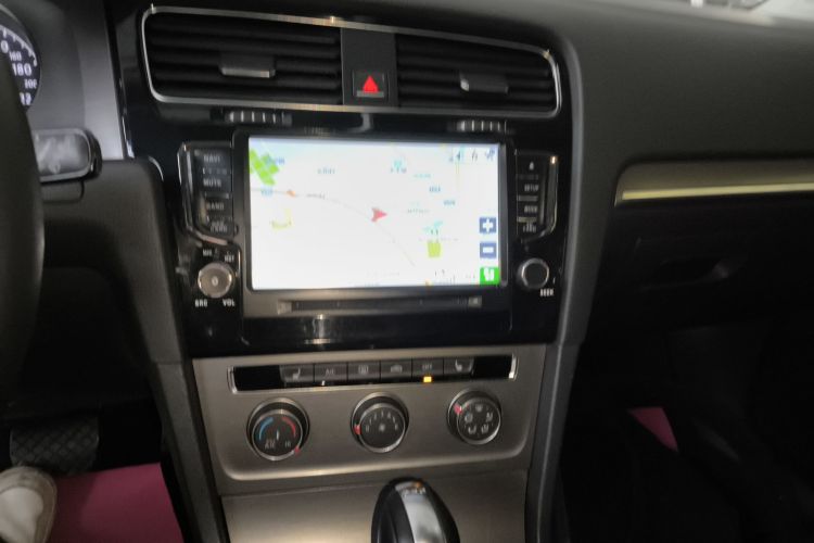 大众 高尔夫 2016款 230TSI 自动豪华型中控内饰16