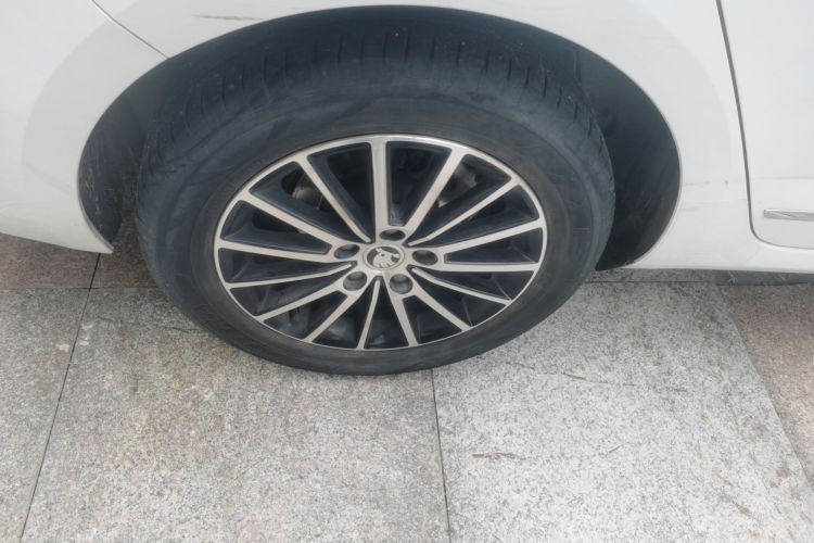 斯柯达 明锐 2019款 TSI230 DSG智行豪华版 国VI车身外观6008