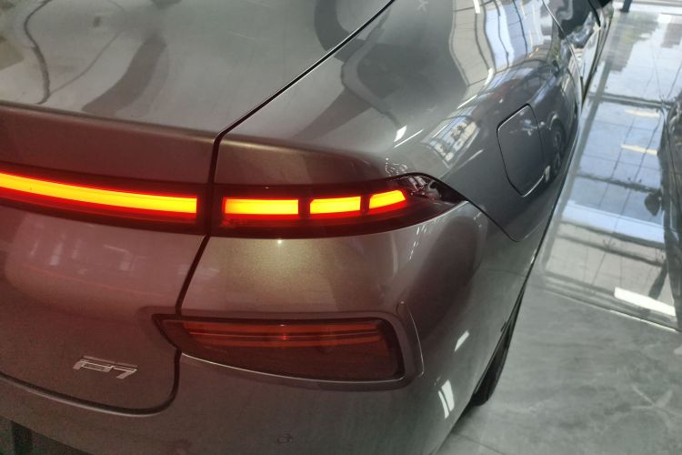 小鹏P7 2021款 480N车身外观6006