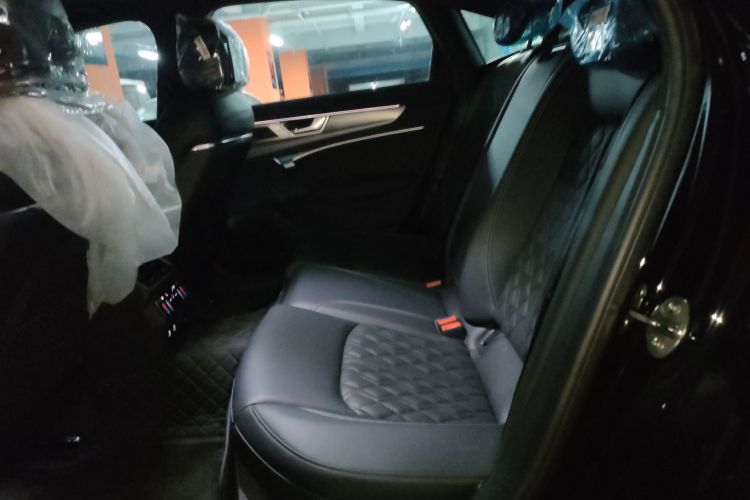 奥迪A6L 2026款 45 TFSI 臻选动感型中控内饰7004