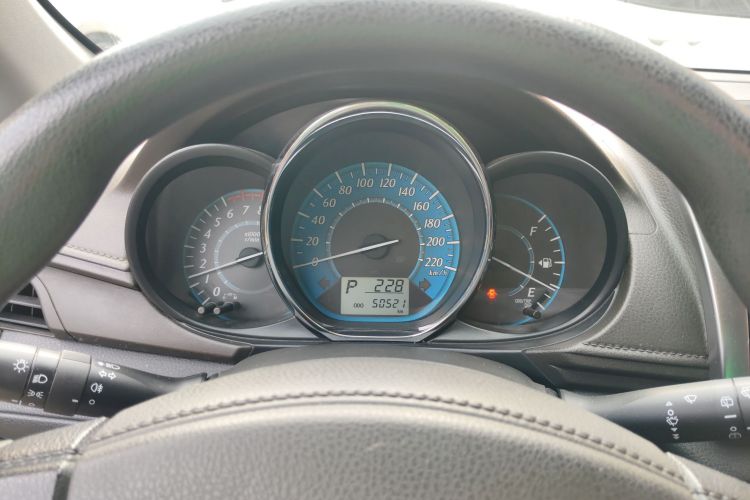 丰田 YARiS L 致炫 2015款 1.5E 自动魅动版局部细节14