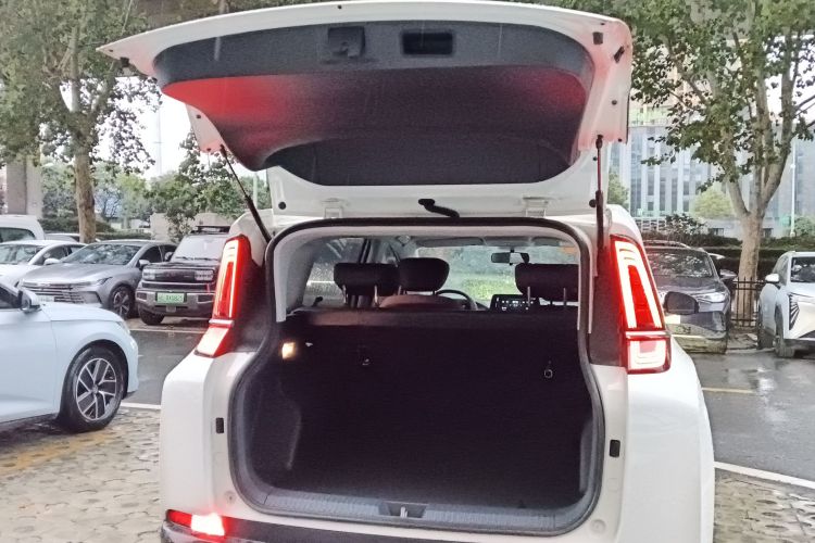 奔腾NAT 2023款 PRO 智享出行版 425km局部细节23