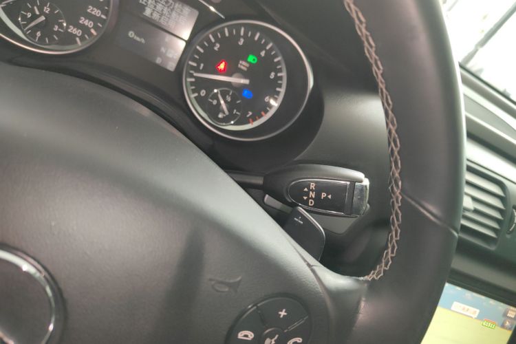 奔驰R级 2014款 R 320 4MATIC 商务型中控内饰18