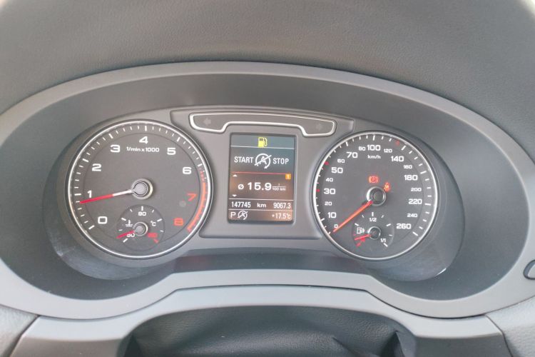 奥迪Q3 2013款 35 TFSI quattro 技术型中控内饰14