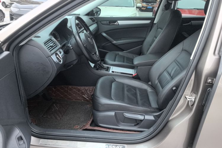 大众 帕萨特 2014款 1.8TSI DSG尊荣版中控内饰19