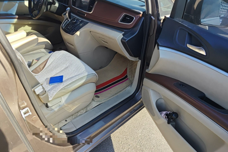 别克GL8 2014款 3.0L GT豪华商务豪雅版局部细节9005