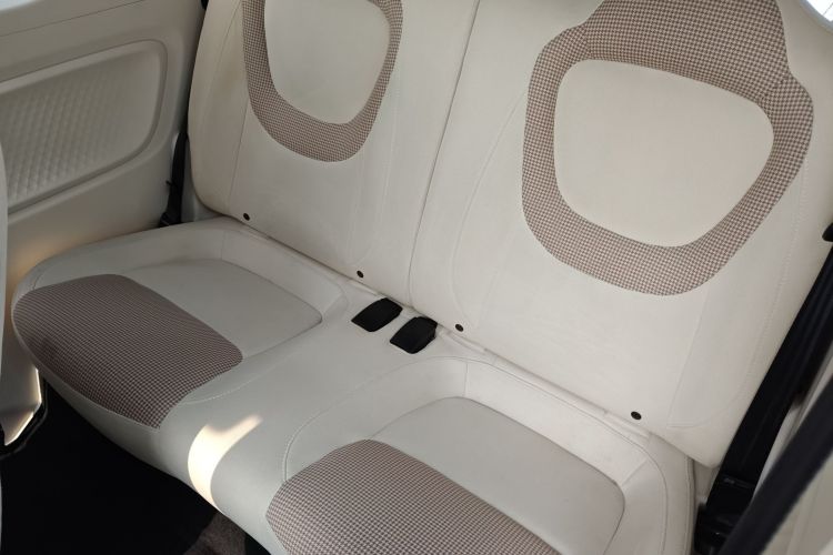 五菱汽车 宏光MINIEV 2024款 第三代 215km 进阶版中控内饰7004