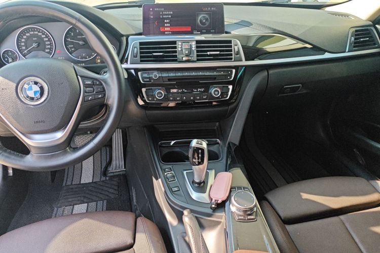 宝马3系 2019款 320Li 时尚型中控内饰16