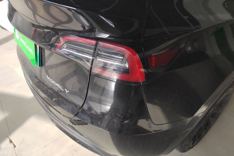 特斯拉 Model Y 2022款 后轮驱动版车身外观9