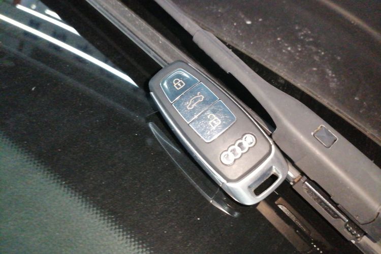 奥迪A3 2015款 Limousine 35 TFSI 百万纪念智领型中控内饰11